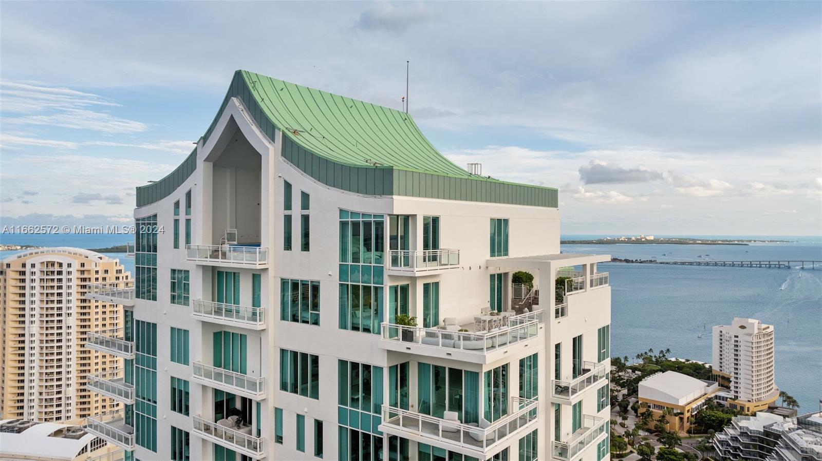 900 Brickell Key Blvd #PH3401, Miami FL 33131