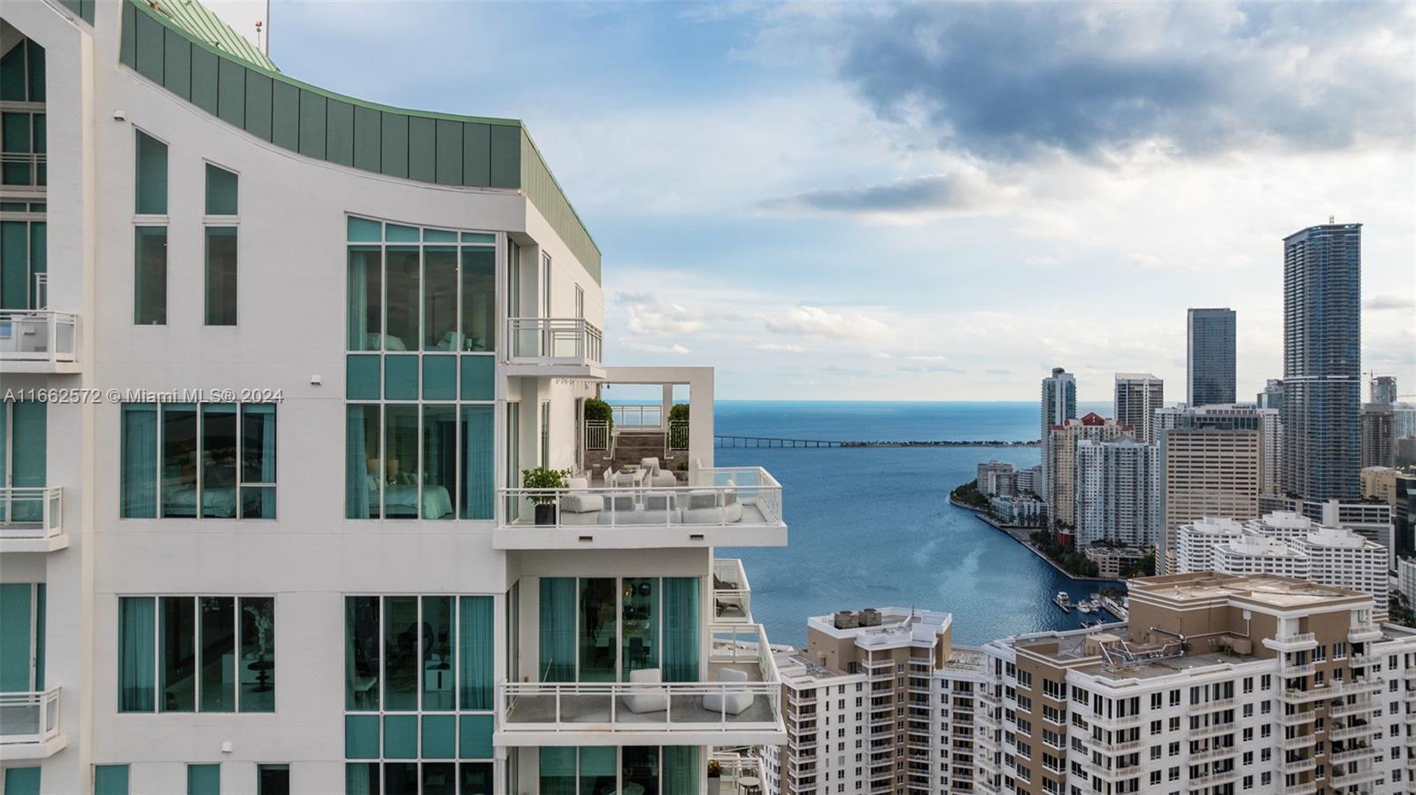 900 Brickell Key Blvd #PH3401, Miami FL 33131