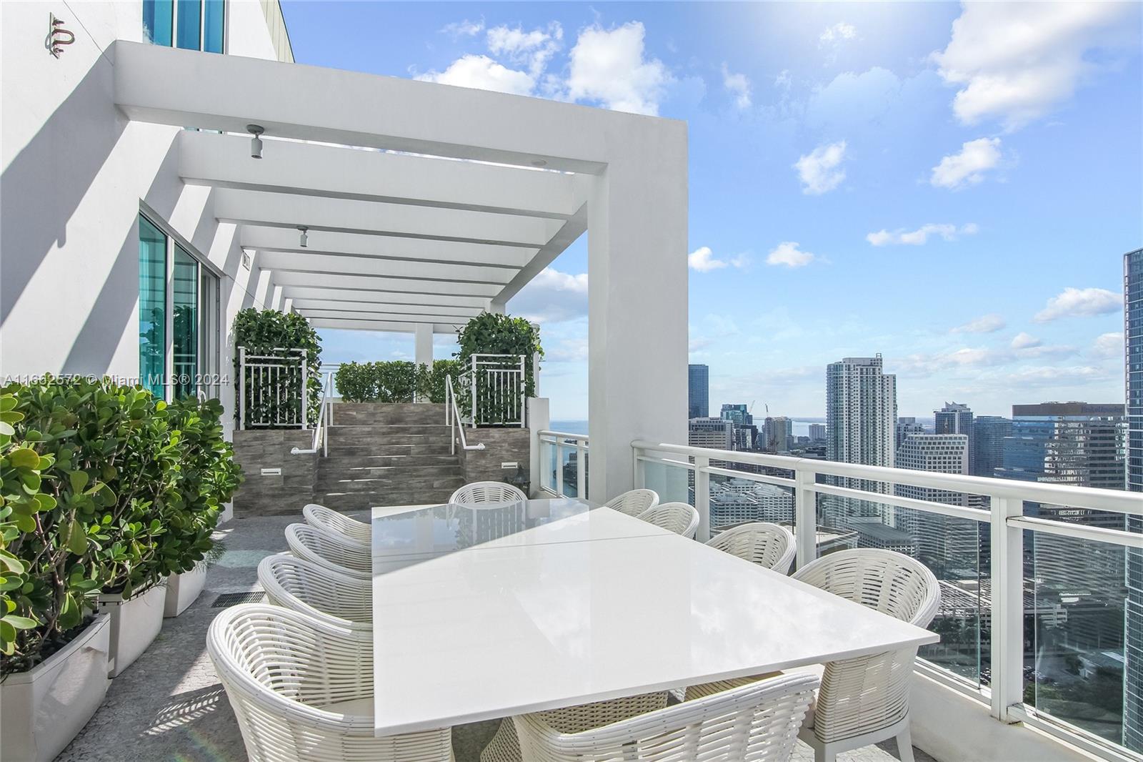 900 Brickell Key Blvd #PH3401, Miami FL 33131