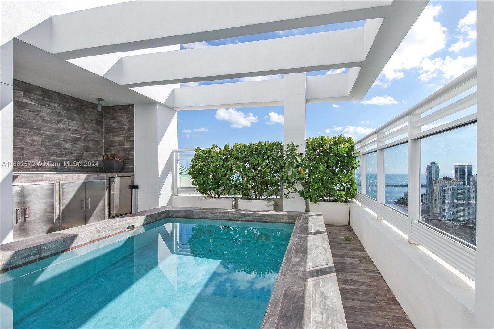 900 Brickell Key Blvd #PH3401, Miami FL 33131