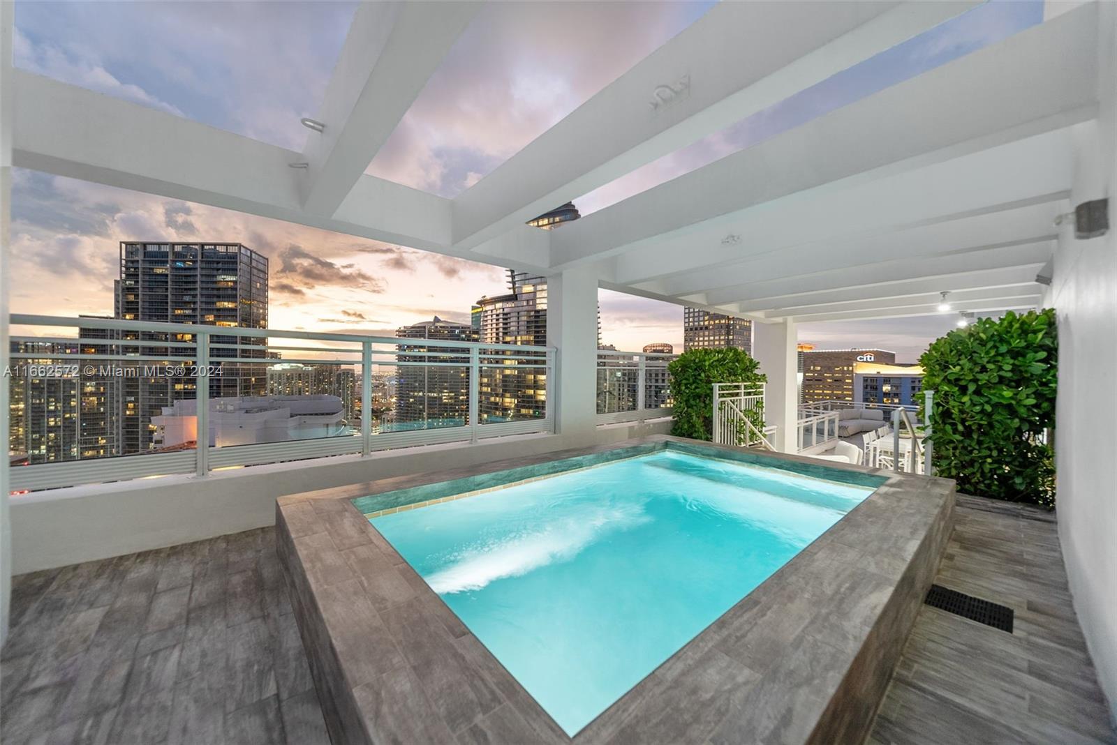 900 Brickell Key Blvd #PH3401, Miami FL 33131