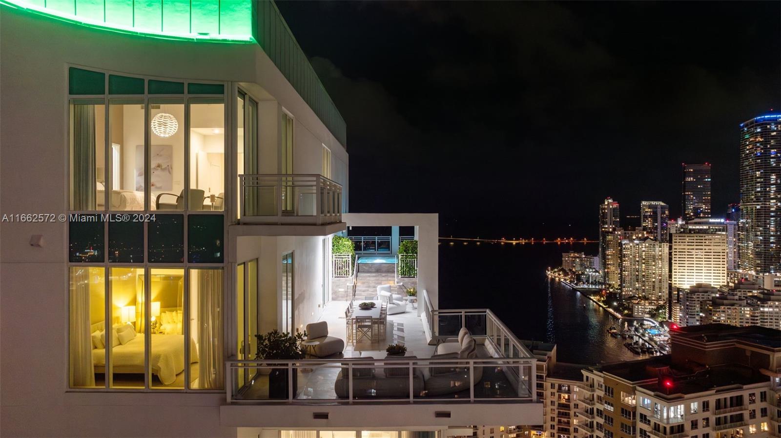 900 Brickell Key Blvd #PH3401, Miami FL 33131