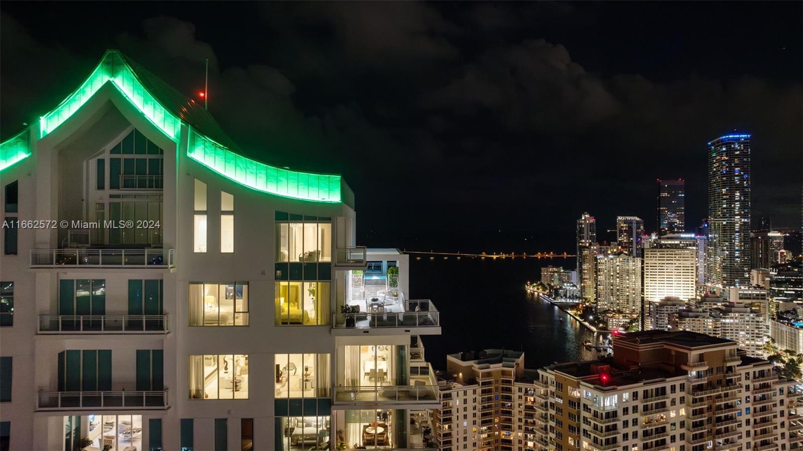 900 Brickell Key Blvd #PH3401, Miami FL 33131