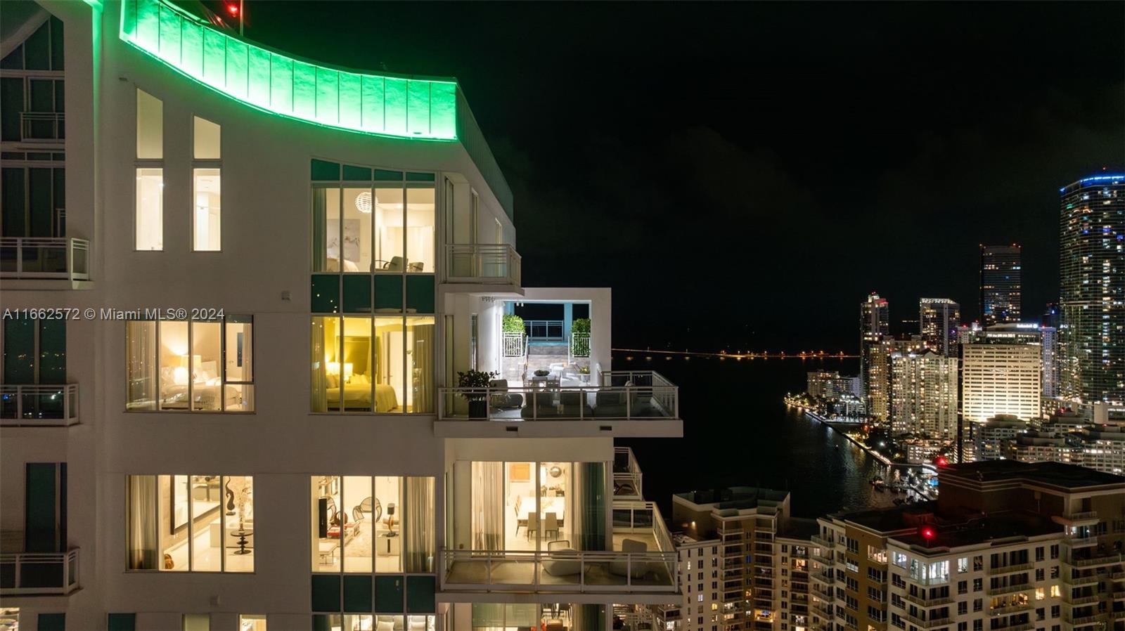900 Brickell Key Blvd #PH3401, Miami FL 33131