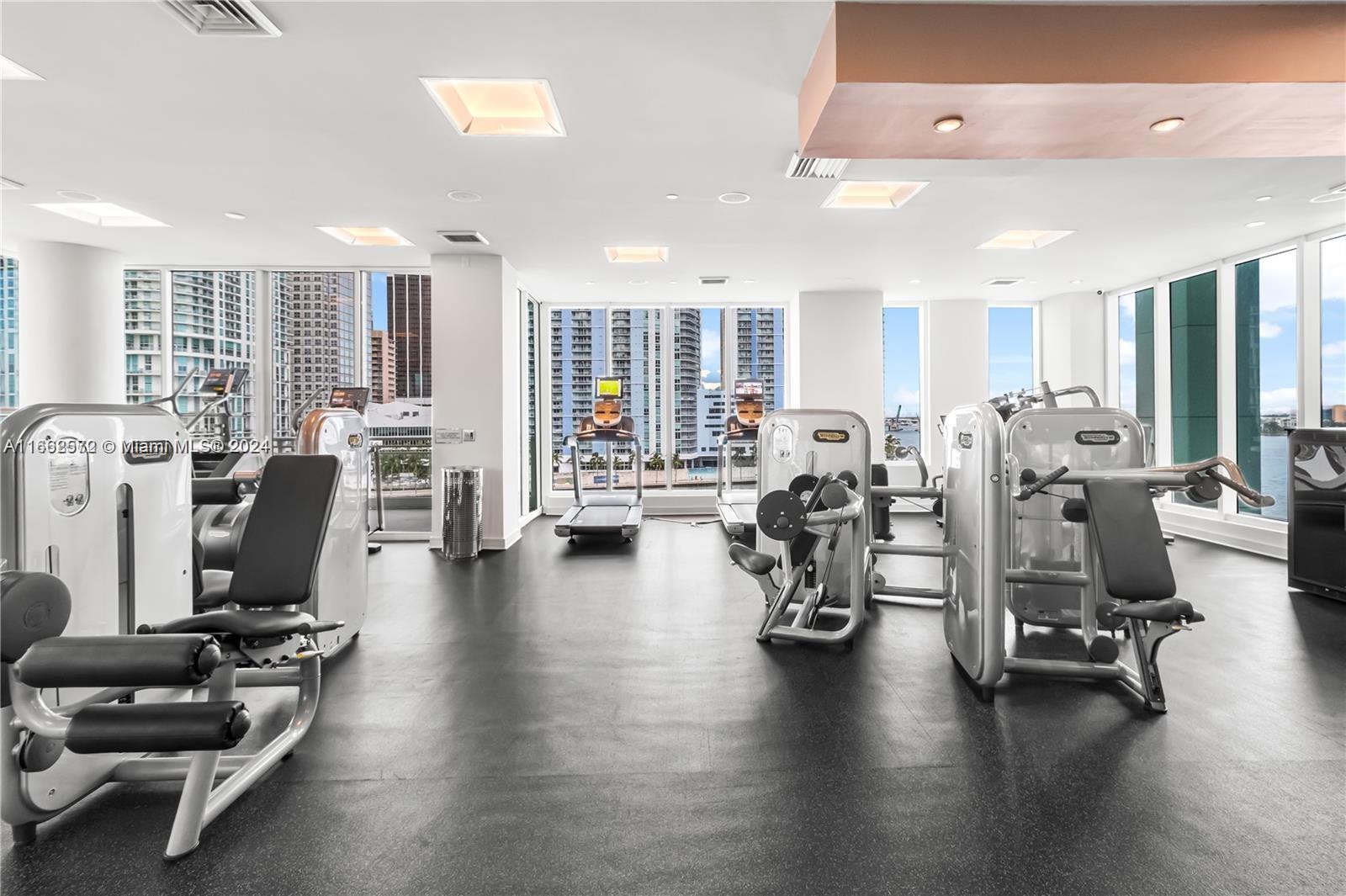 900 Brickell Key Blvd #PH3401, Miami FL 33131
