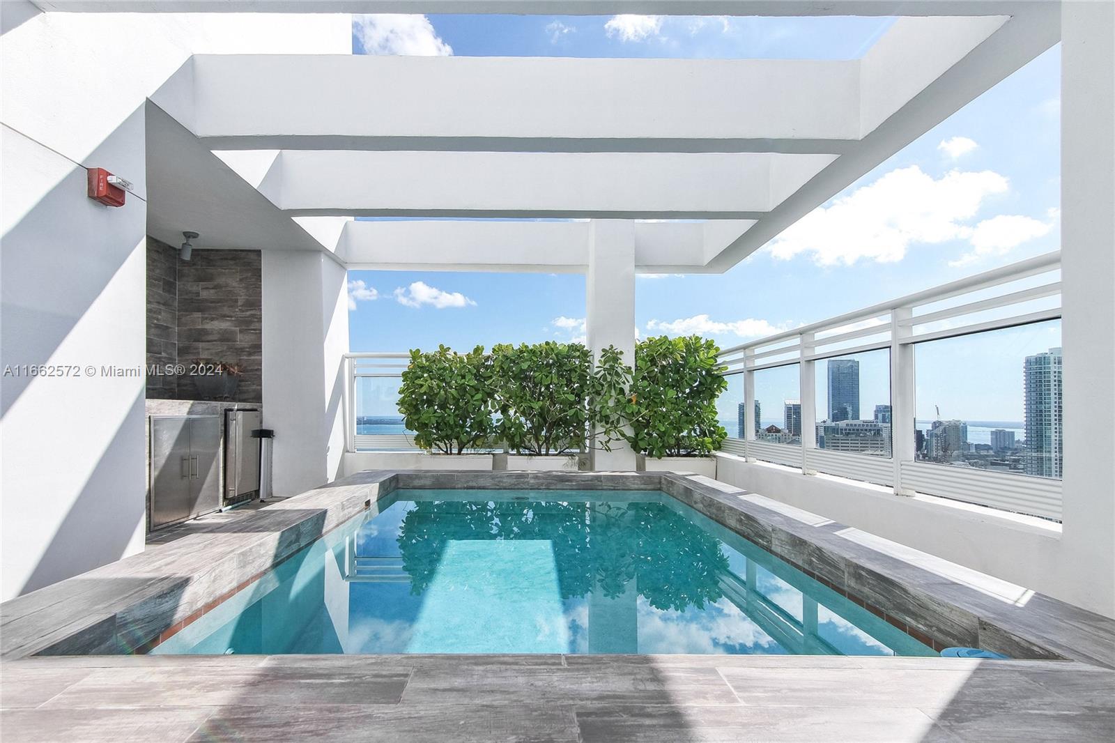 900 Brickell Key Blvd #PH3401, Miami FL 33131