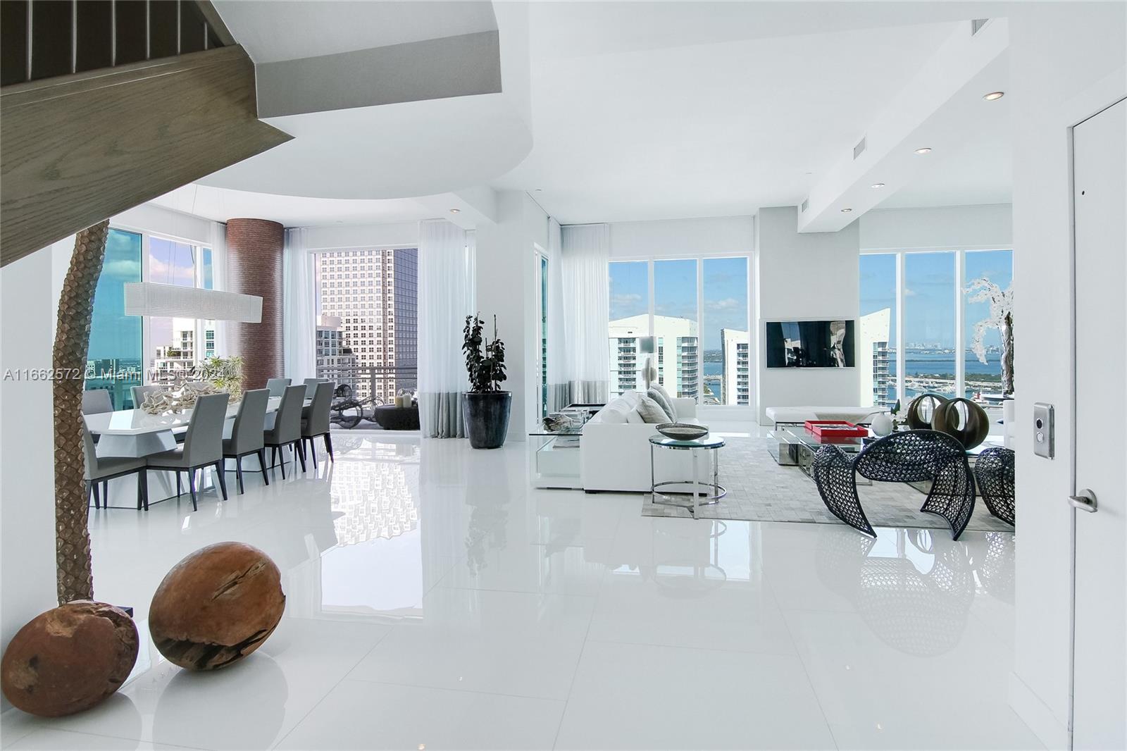 900 Brickell Key Blvd #PH3401, Miami FL 33131