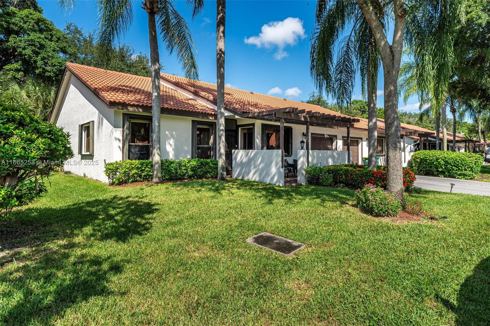 7037 Marlberry Ln, Tamarac, Florida image 12