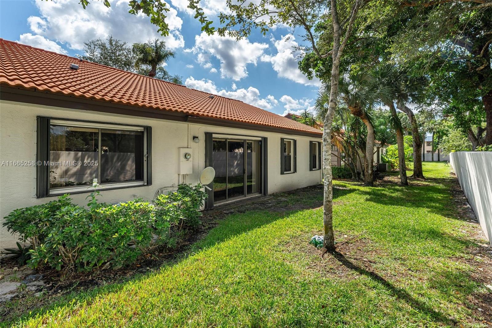 7037 Marlberry Ln, Tamarac, Florida image 32