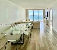 Apartamento à Venda em Miami, FL