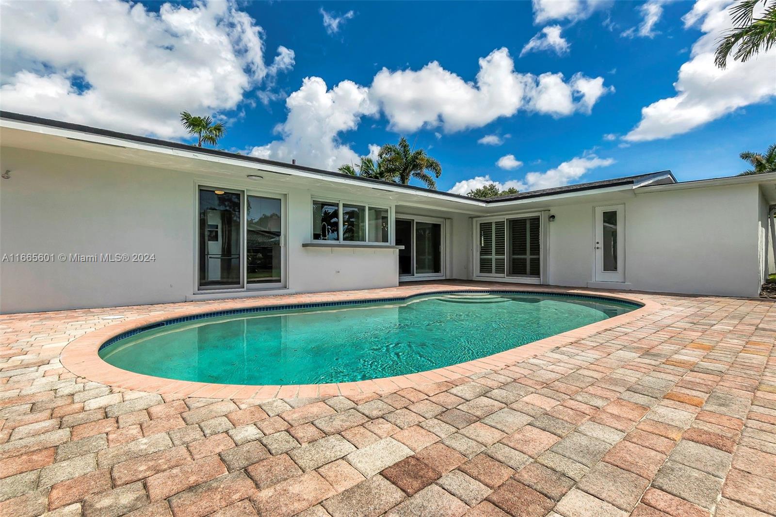 516 NW 28th St, Wilton Manors, Florida image 25