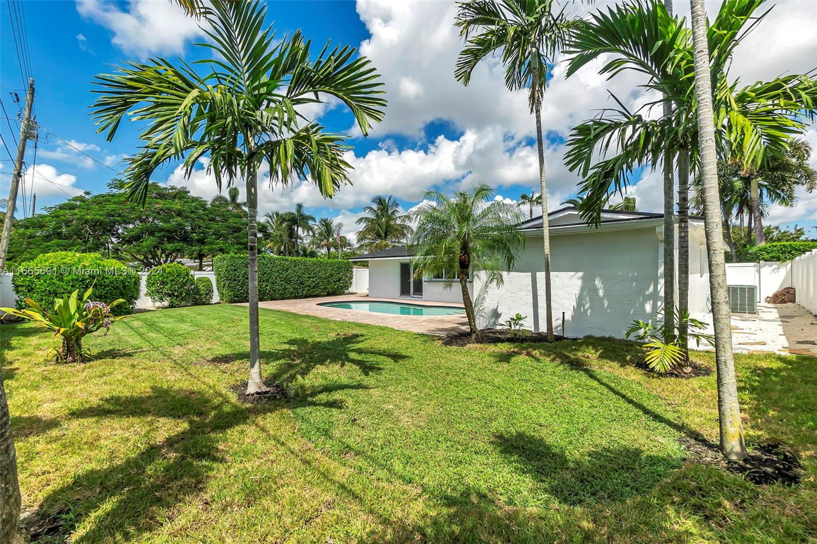 516 NW 28th St, Wilton Manors, Florida image 27