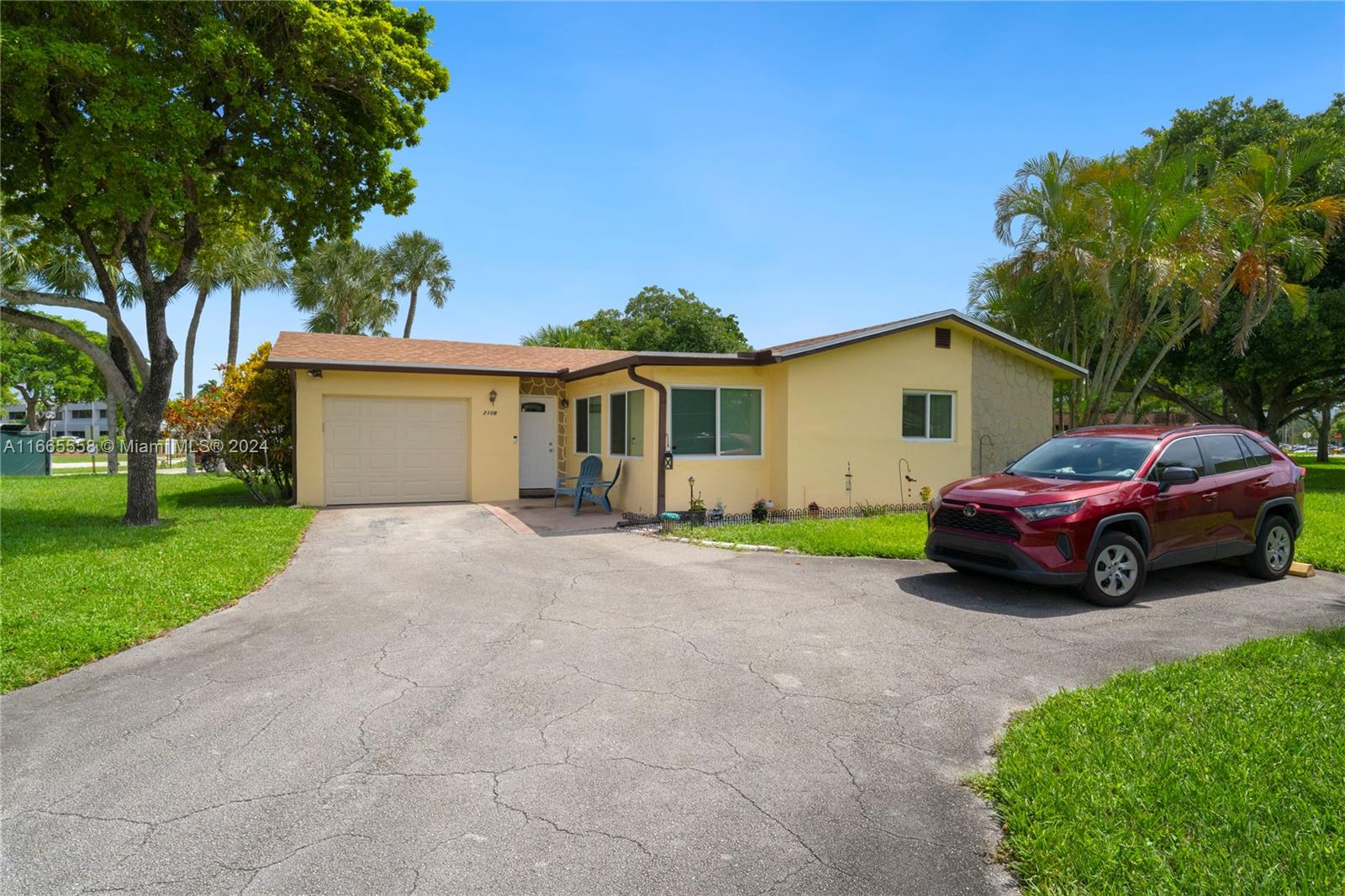 2106 SW Natura Blvd, Deerfield Beach, Florida image 2