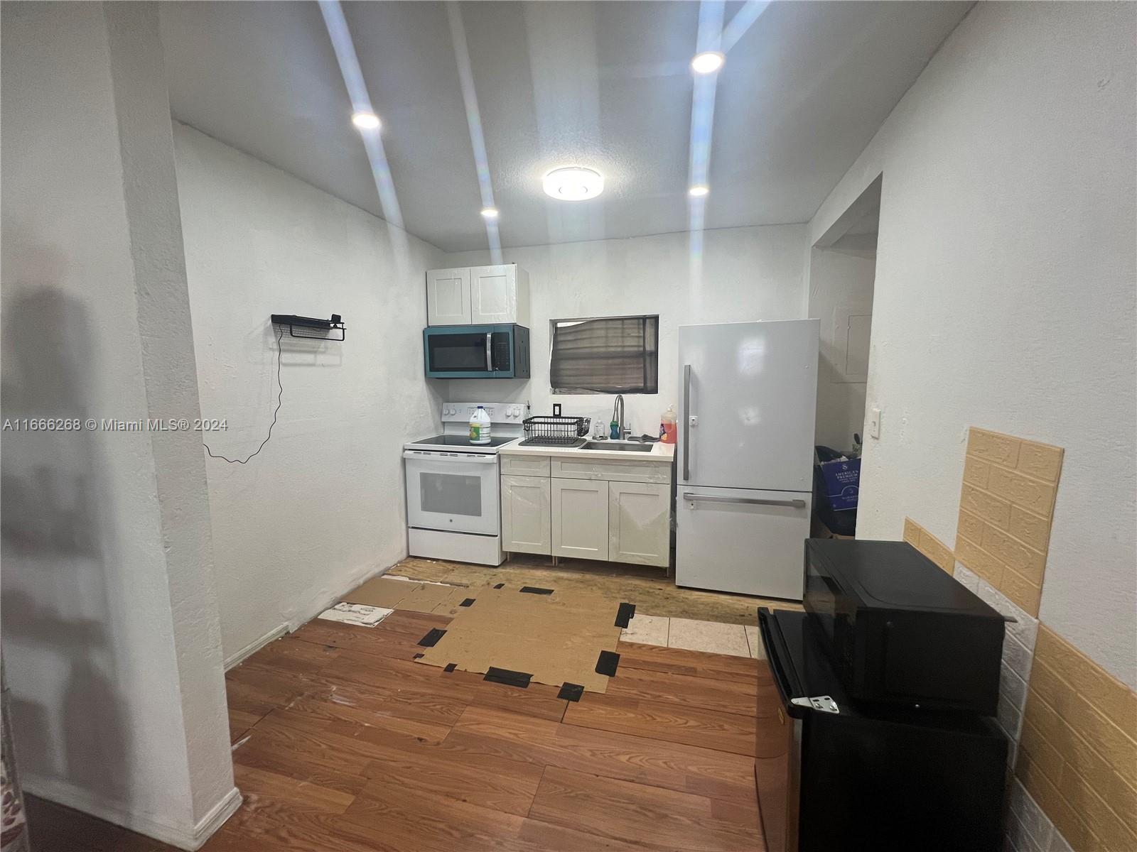 Listing Photo 14