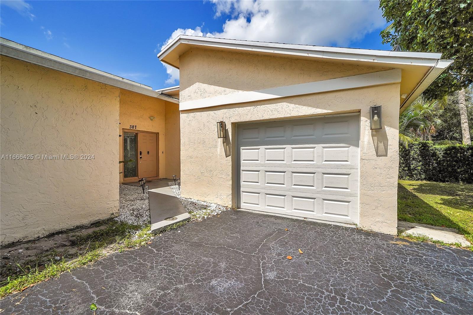 387 NW 39th Way, Deerfield Beach, Florida image 3