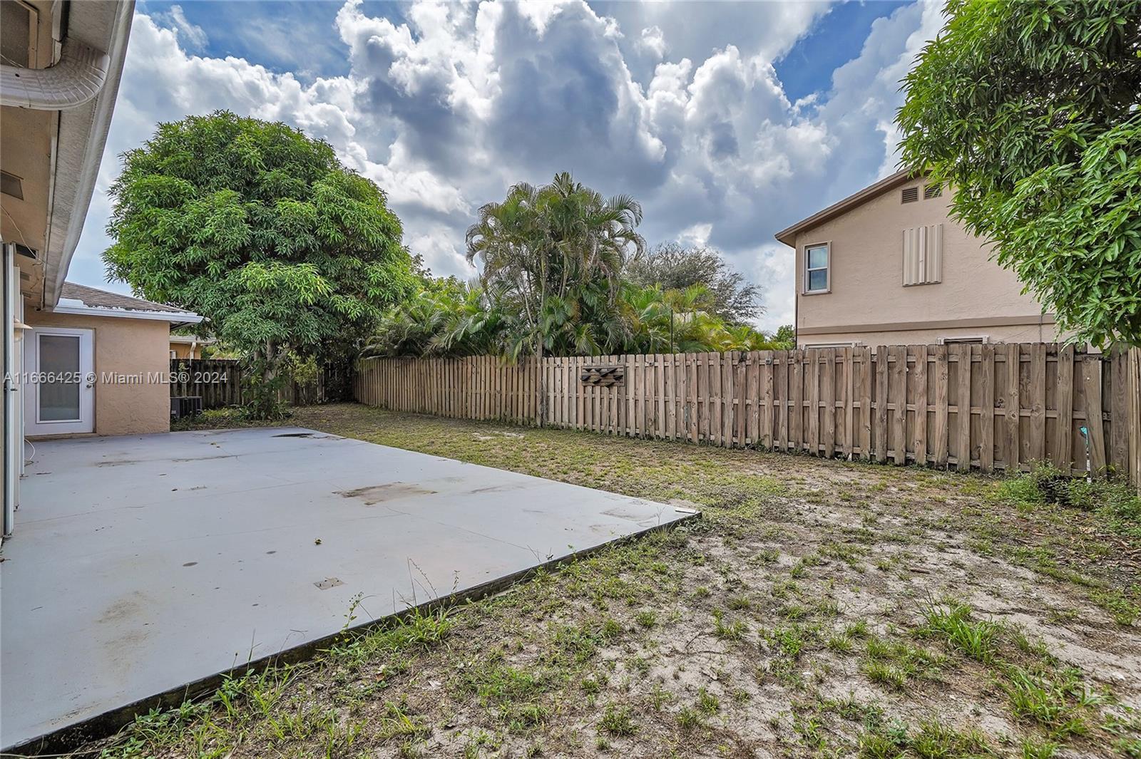 387 NW 39th Way, Deerfield Beach, Florida image 33