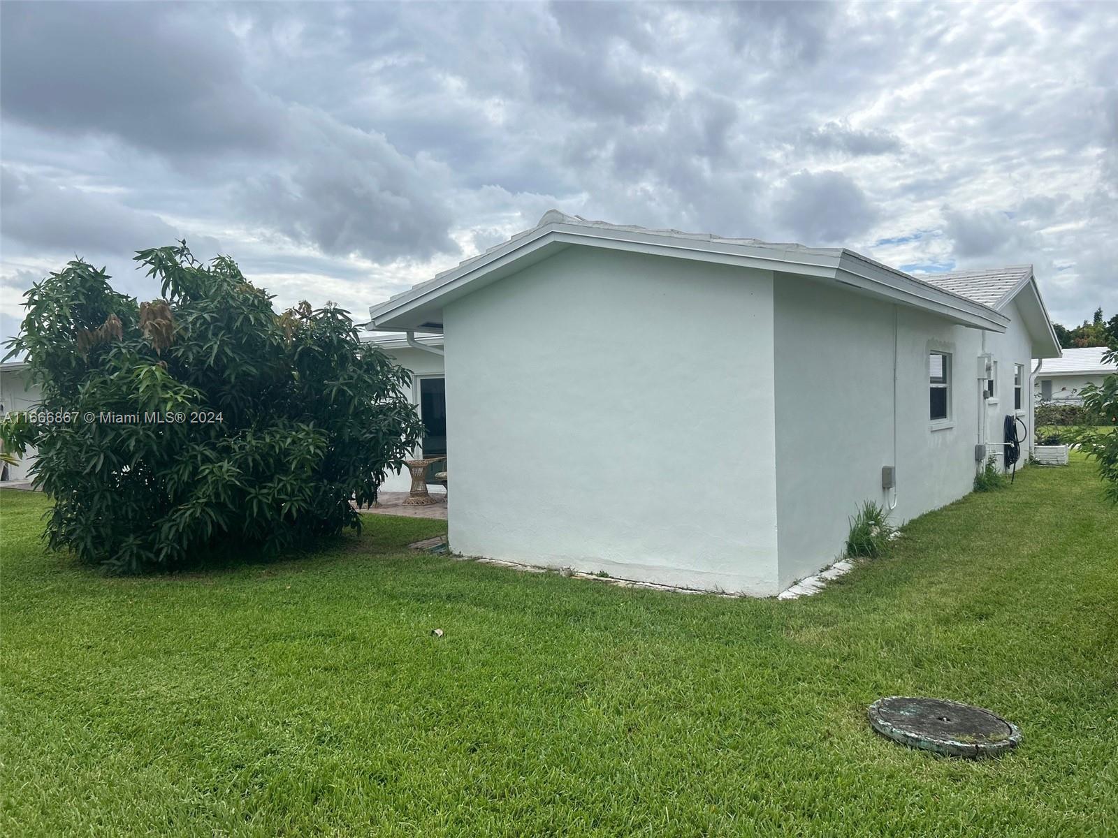 6707 NW 71st St, Tamarac, Florida image 17