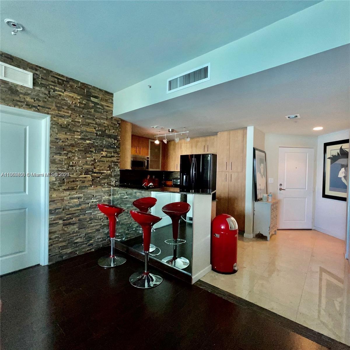 7900 Harbor Island Dr #1014, North Bay Village FL 33141