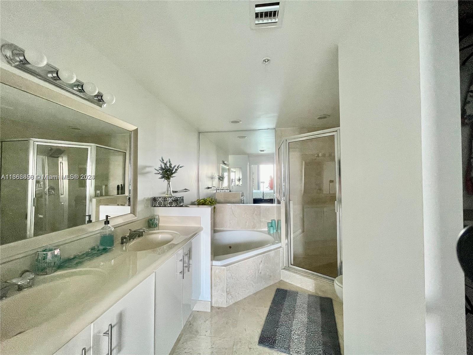 7900 Harbor Island Dr #1014, North Bay Village FL 33141