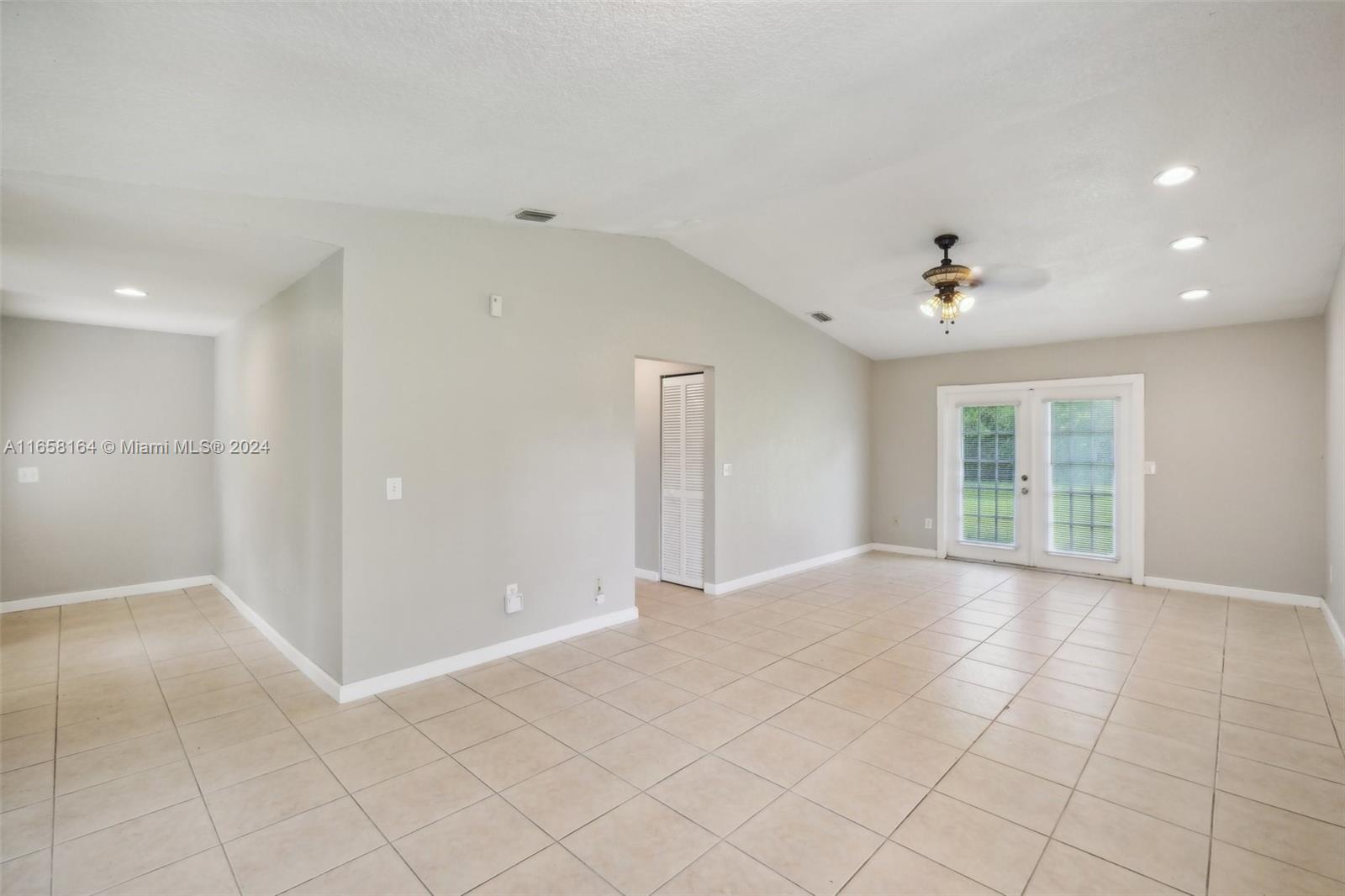 16663 N 92nd Ln N, Loxahatchee, Florida image 9