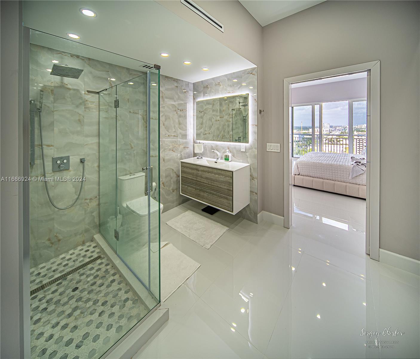 18011 Biscayne Blvd #PH04, Aventura, Florida image 16