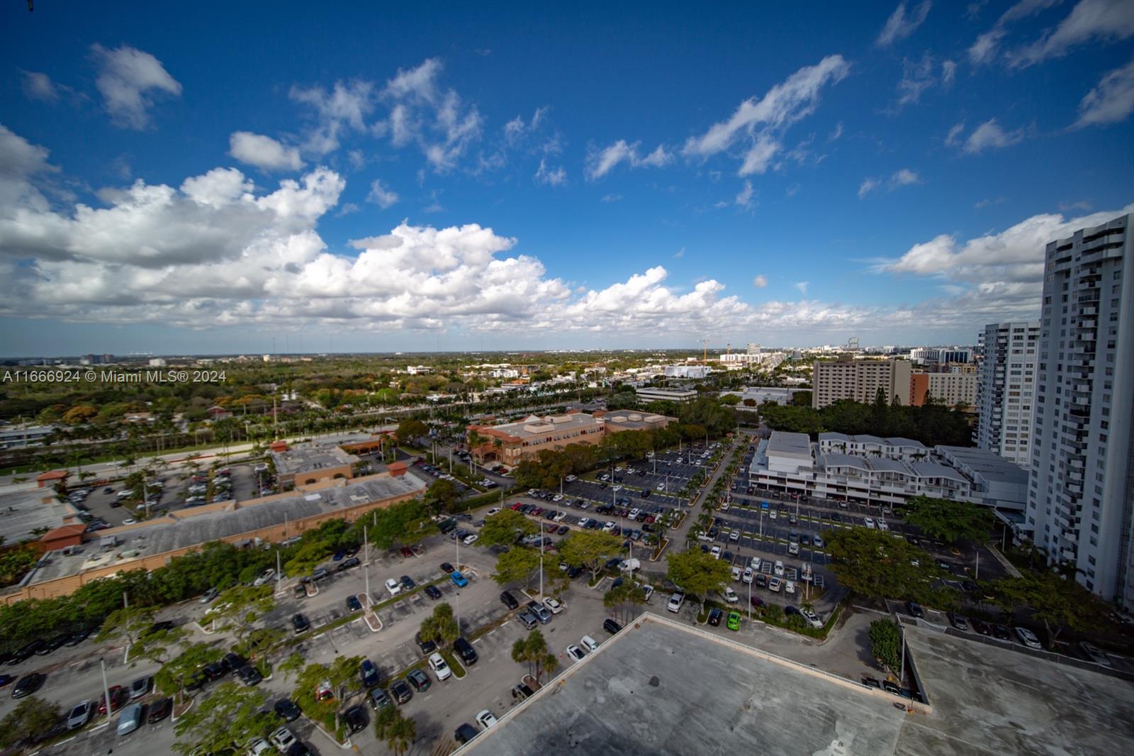 18011 Biscayne Blvd #PH04, Aventura, Florida image 26