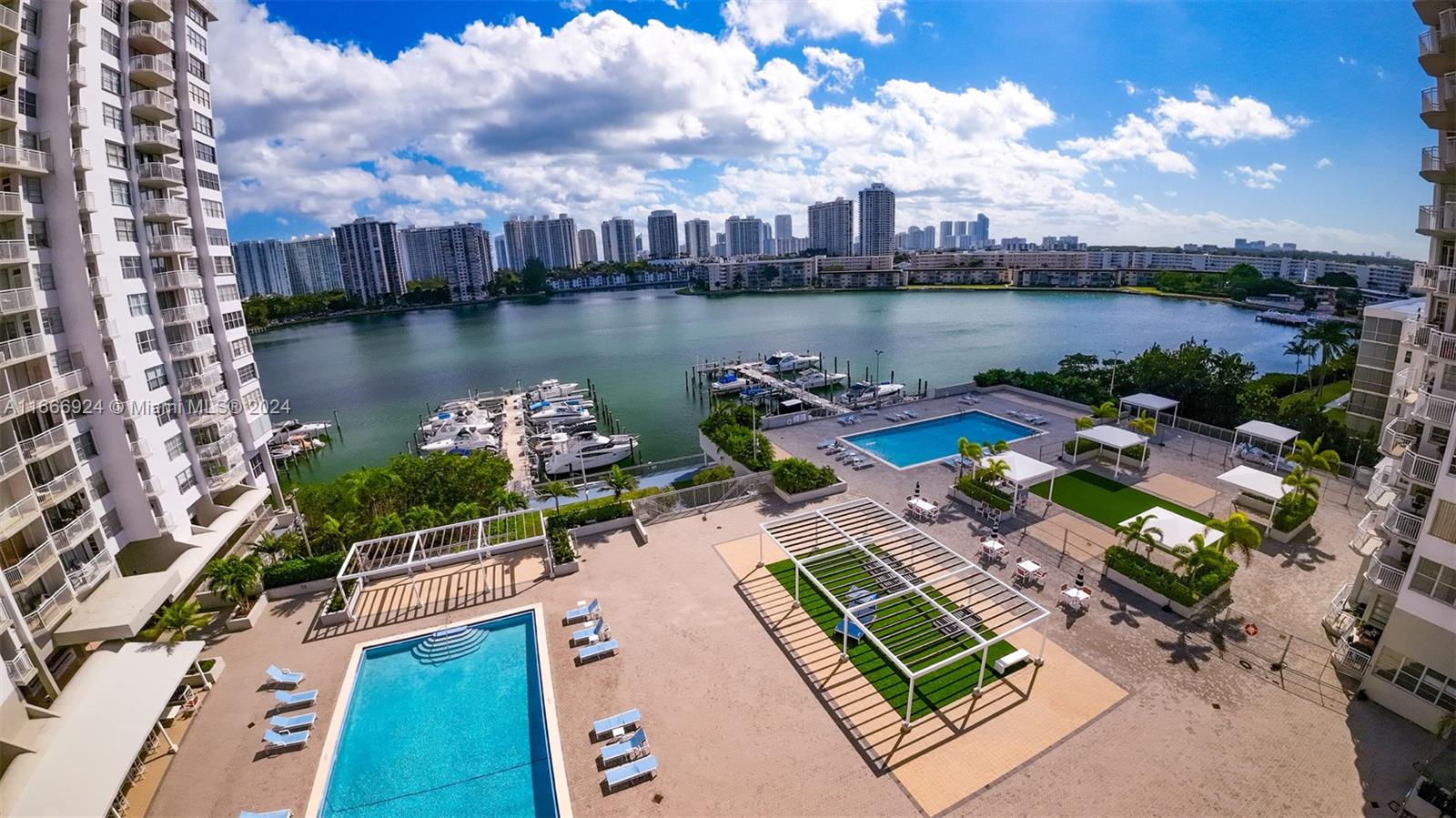 18011 Biscayne Blvd #PH04, Aventura, Florida image 34