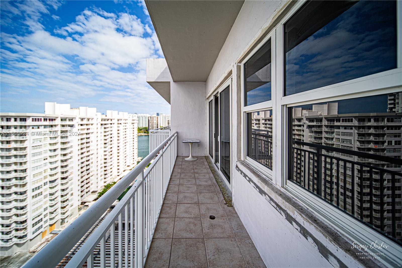 18011 Biscayne Blvd #PH04, Aventura, Florida image 42