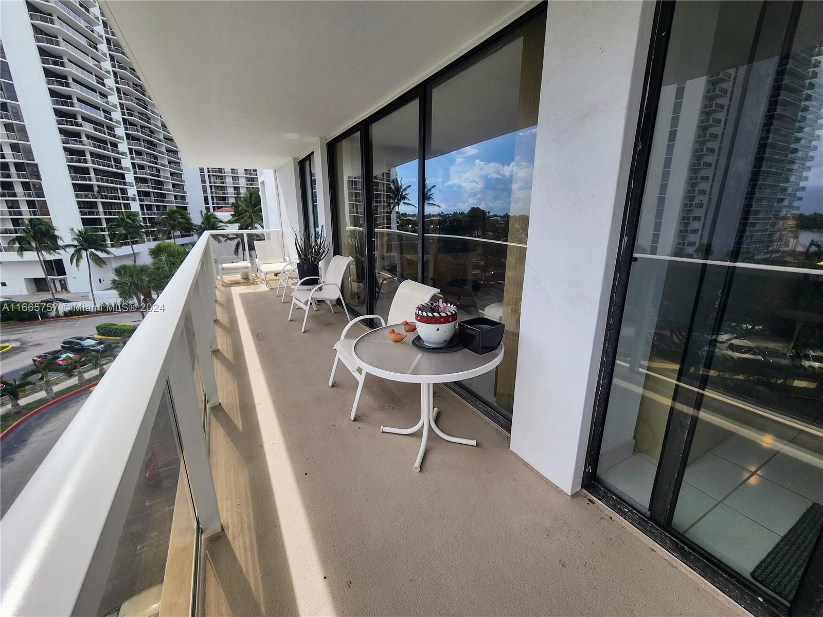 3731 N Country Club Dr #521, Aventura, Florida image 14