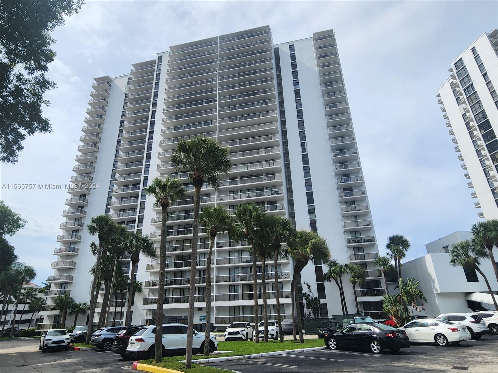 3731 N Country Club Dr #521, Aventura, Florida image 7