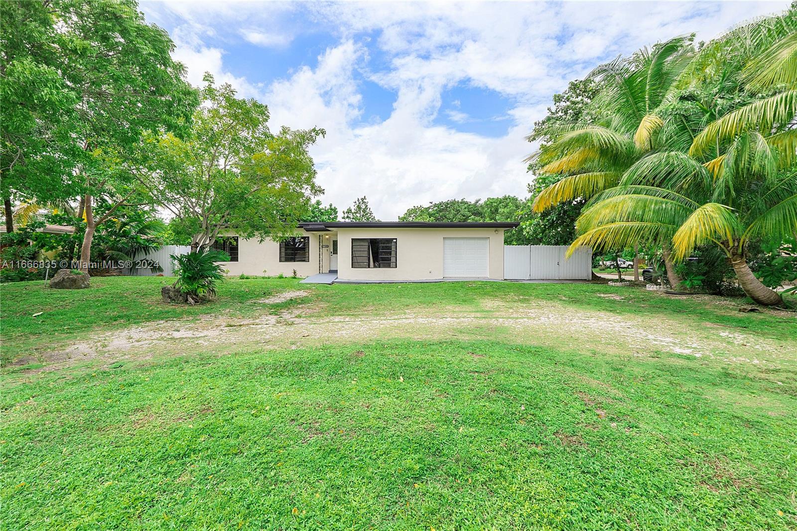 17180 NE 18th Ave, North Miami Beach, Florida image 2