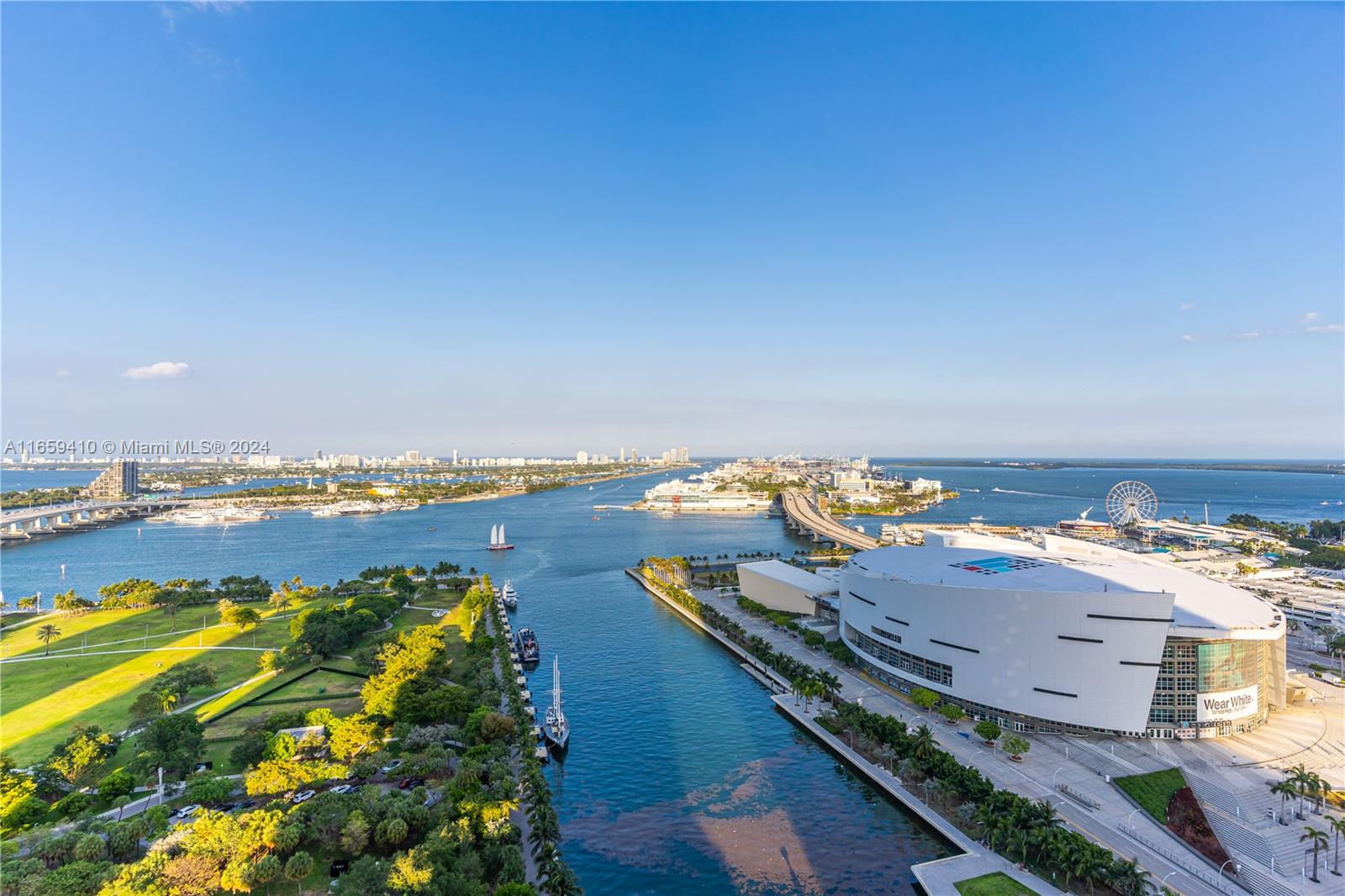 This stunning 1 bedroom/2 bath features sleek white marble floors and unobstructed, breathtaking views of Biscayne Bay. Step outside onto the private balcony and take in the amazing view of Biscayne Bay. European style kitchen, Miele stainless steel appliances with new refrigerator. First-class amenities include concierge, fitness center, spa, hot tub, BBQ area, observation deck, children’s playroom and two temperature-controlled pools! For movie enthusiasts, enjoy the convenience of having a movie theater right at your fingertips, perfect for cozy nights in or entertaining your guests. This is truly a place where luxury meets comfort, making it an ideal retreat from the hustle and bustle of city life. Tenant occupied until January 31, 2025, please allow 24h notice for appointments.