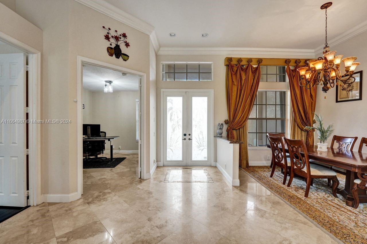 1623 Victoria Pointe Ln, Weston, Florida image 18