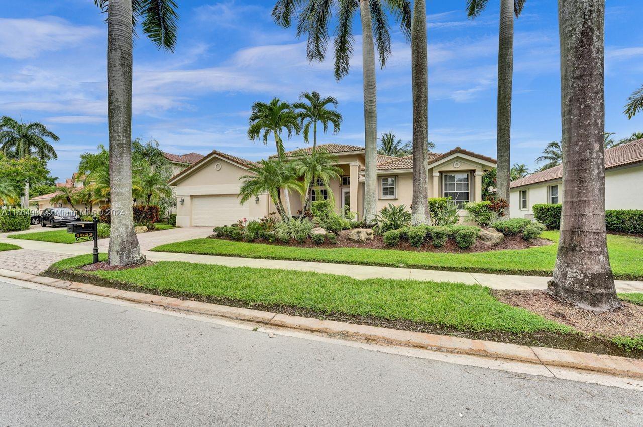 1623 Victoria Pointe Ln, Weston, Florida image 3