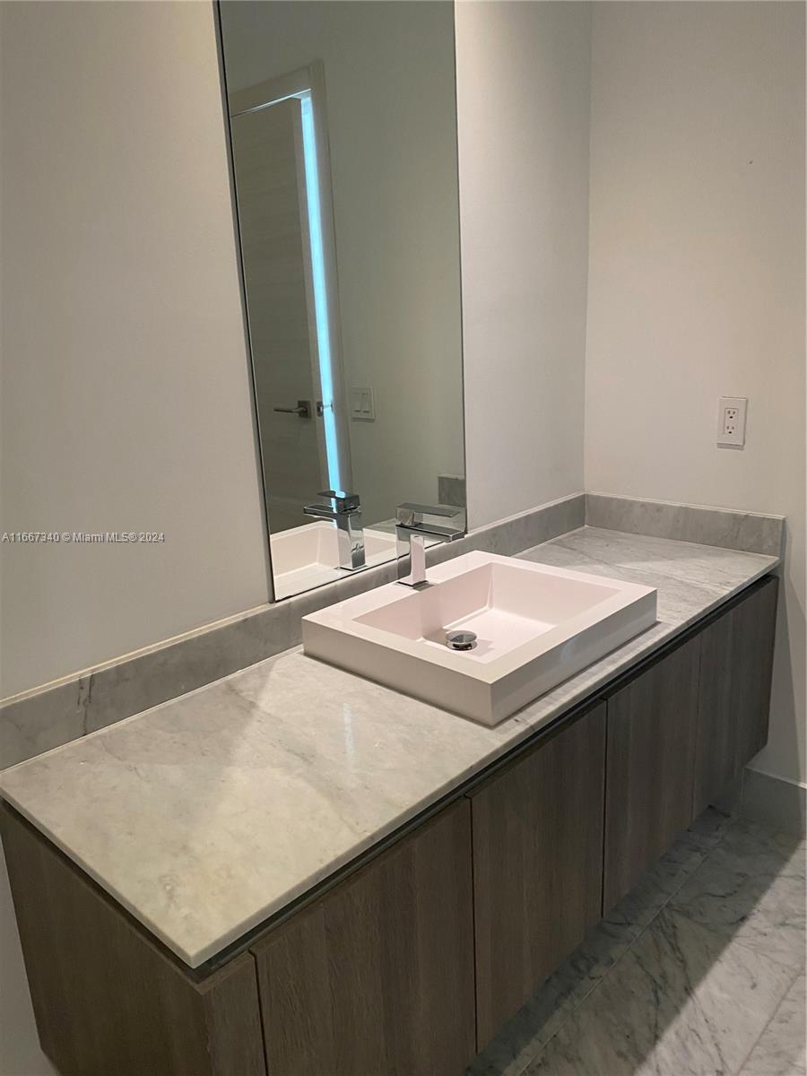 801 S Miami Ave #5502, Miami FL 33130