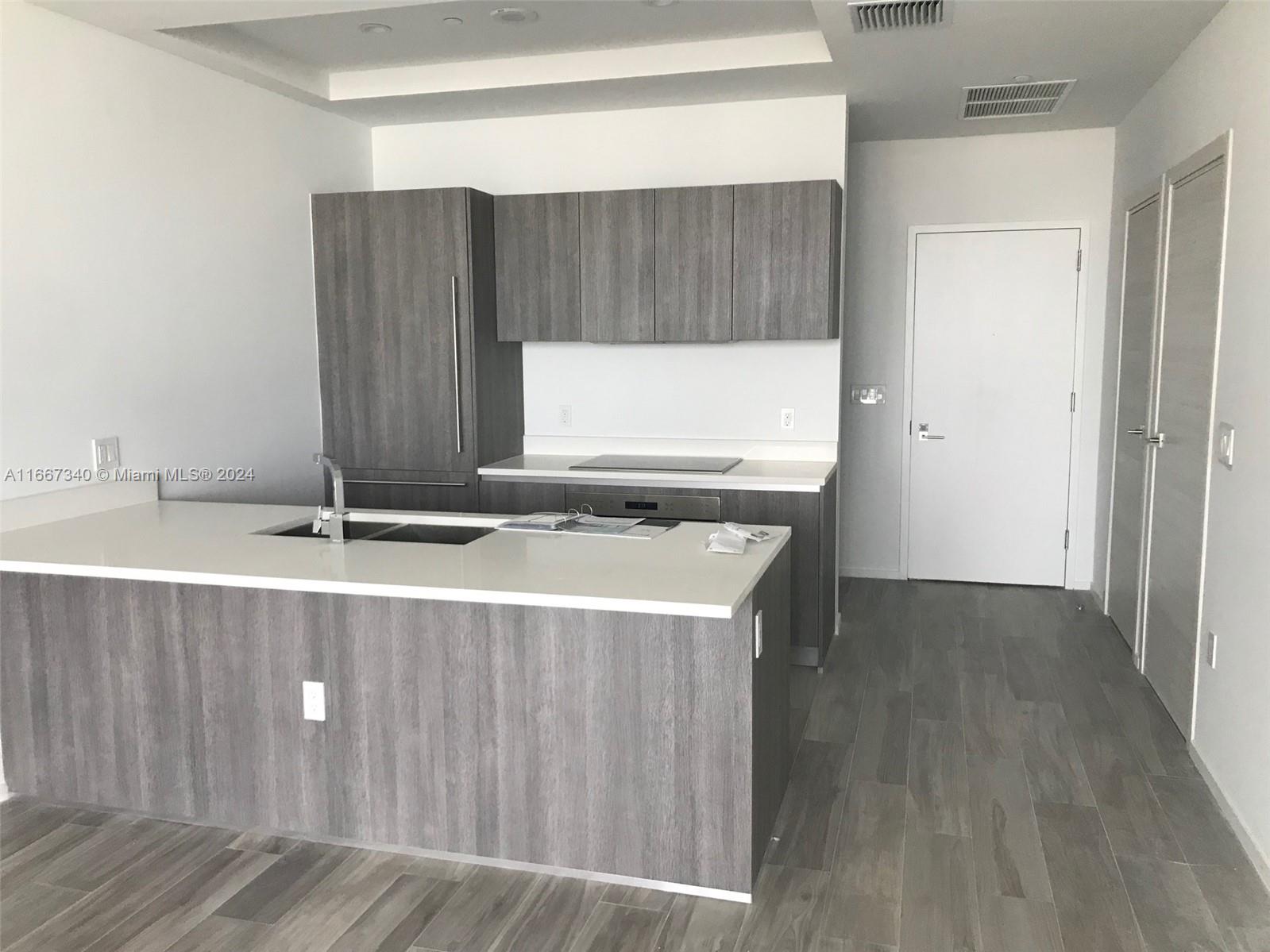 801 S Miami Ave #5502, Miami FL 33130