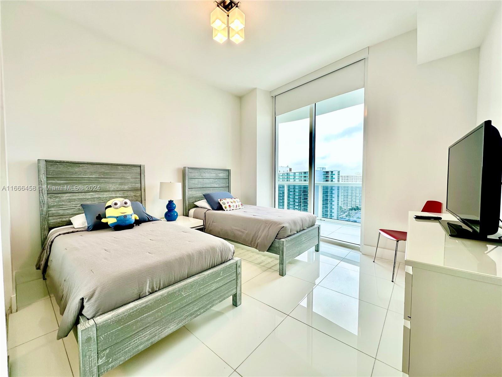 15811 Collins Ave #1605, Sunny Isles Beach FL 33160