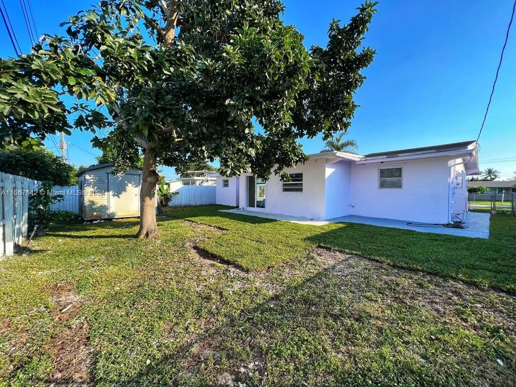 8481 NW 11th St, Pembroke Pines, Florida image 16