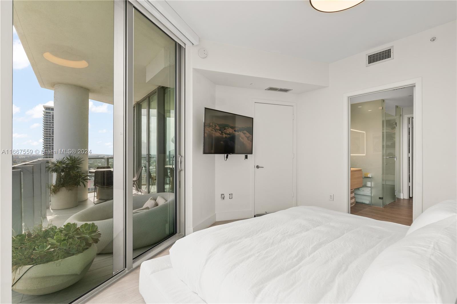 2900 NE 7th Ave #2309, Miami FL 33137
