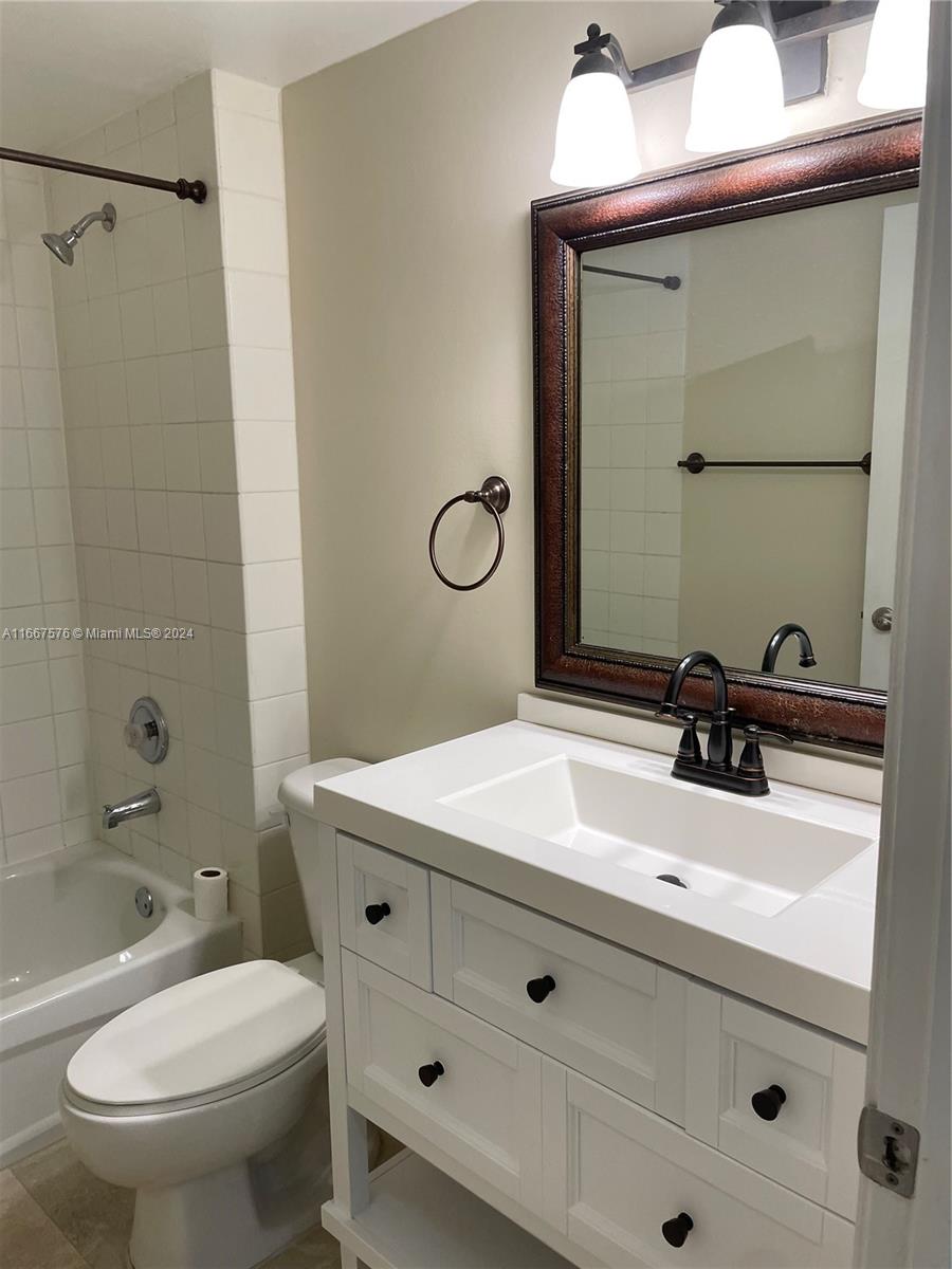 101 Sidonia Ave #205, Coral Gables, Florida image 27