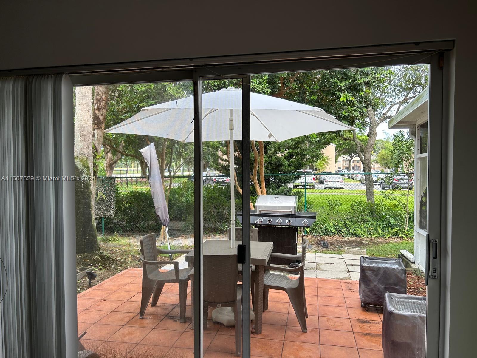 2405 NW 97th Ter #2405, Pembroke Pines, Florida image 29