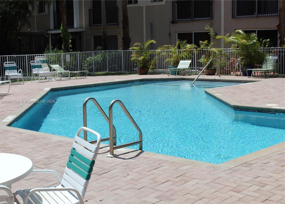 2405 NW 97th Ter #2405, Pembroke Pines, Florida image 31