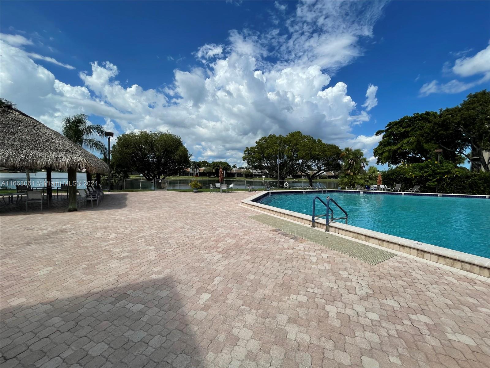 Residential, Pembroke Pines, Florida image 38