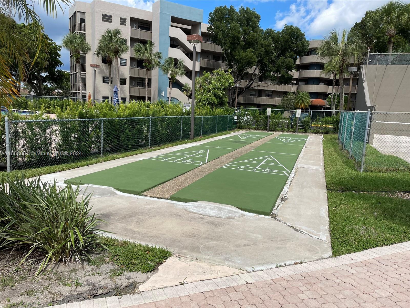 Residential, Pembroke Pines, Florida image 40