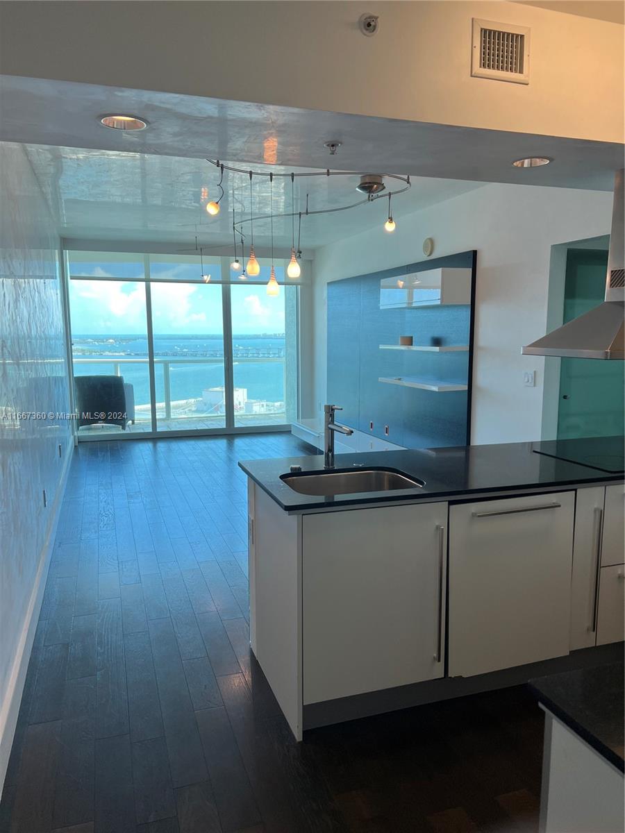 218 SE 14th St #2207, Miami FL 33131