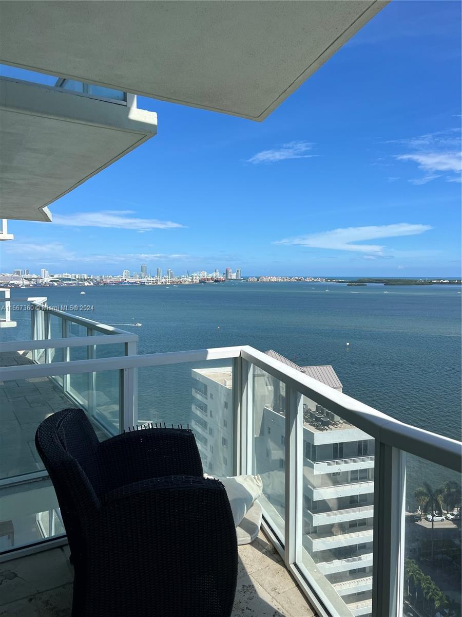 218 SE 14th St #2207, Miami FL 33131