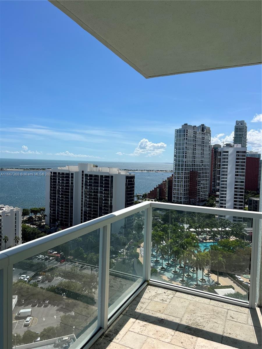 218 SE 14th St #2207, Miami FL 33131