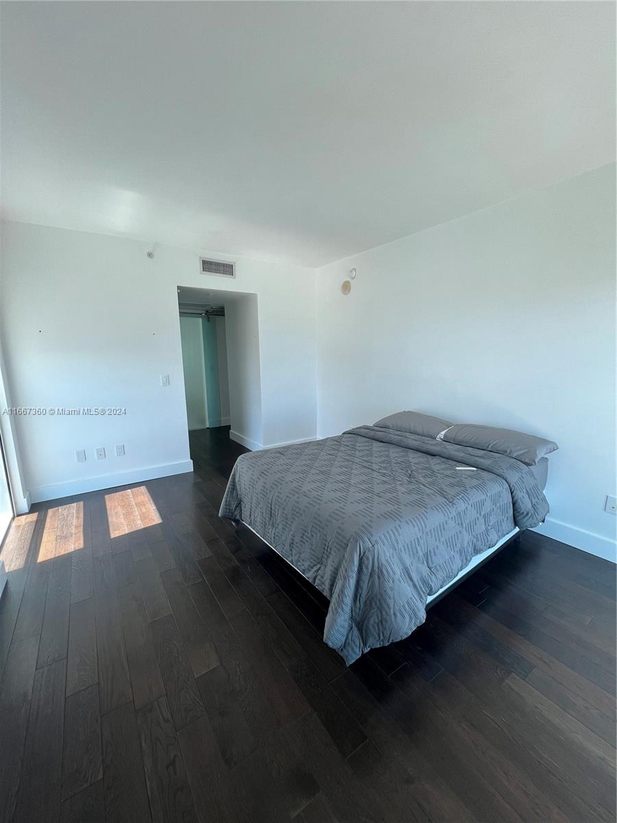 218 SE 14th St #2207, Miami FL 33131