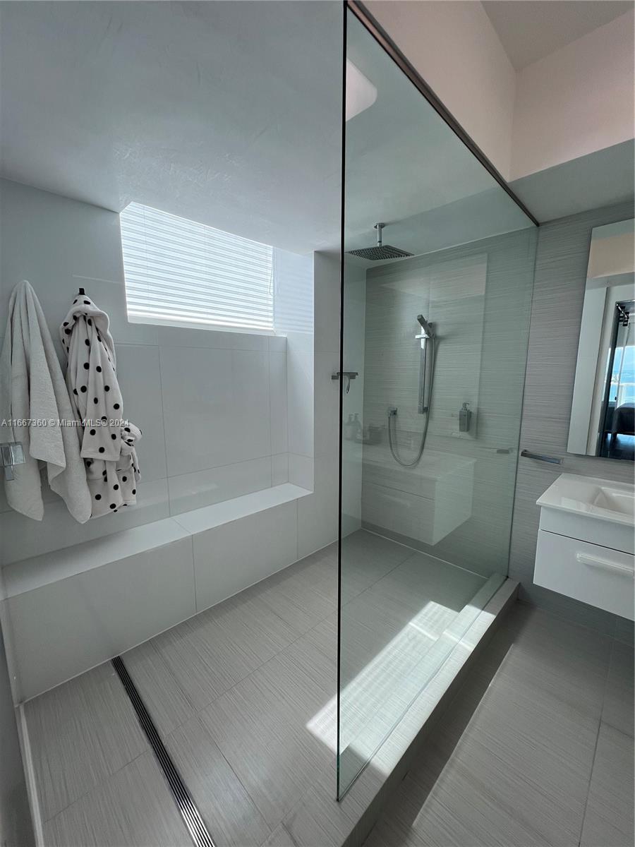 218 SE 14th St #2207, Miami FL 33131