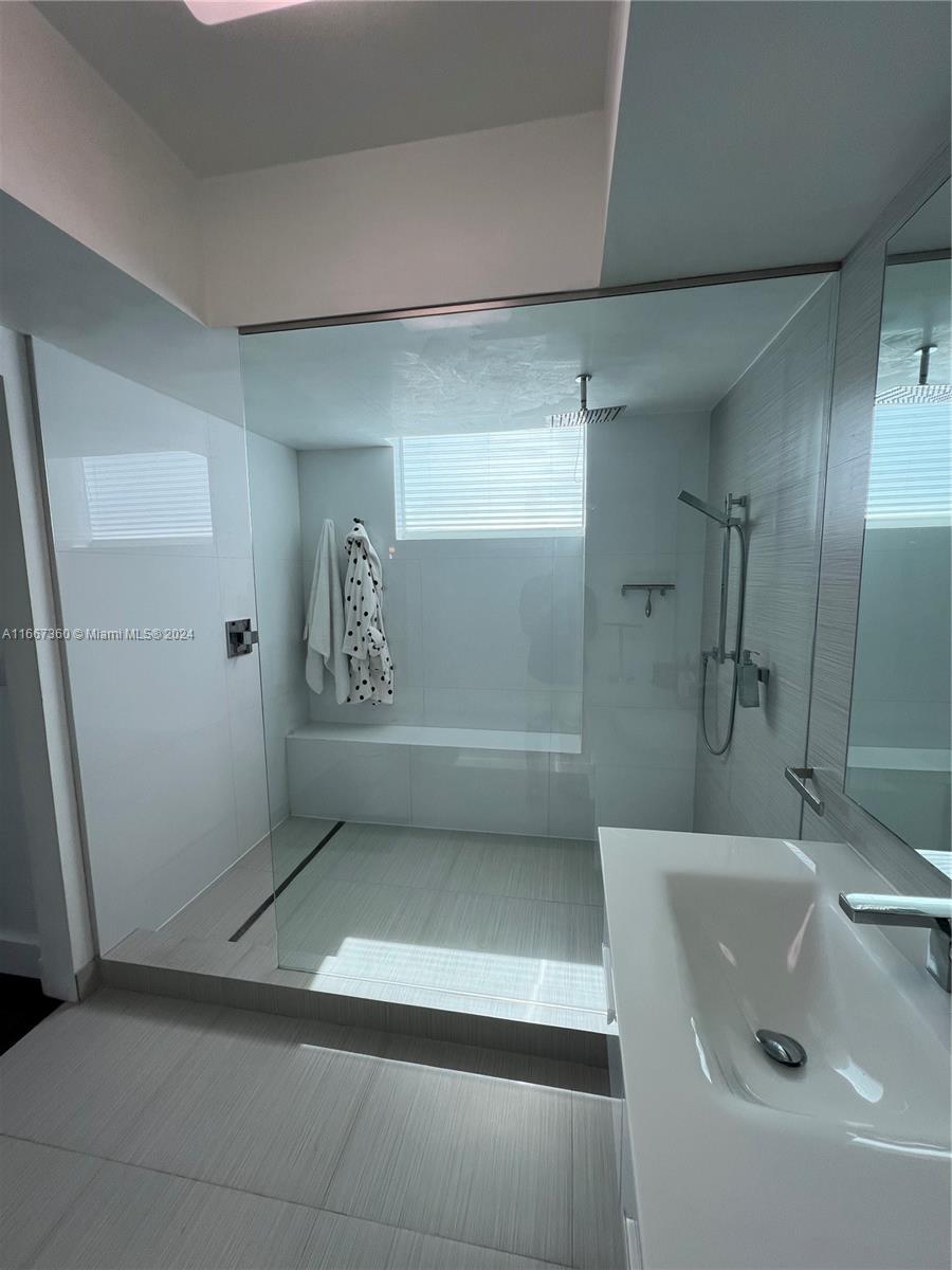 218 SE 14th St #2207, Miami FL 33131